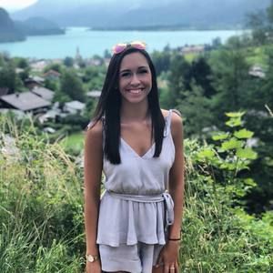 Meet your Posher, Natalie